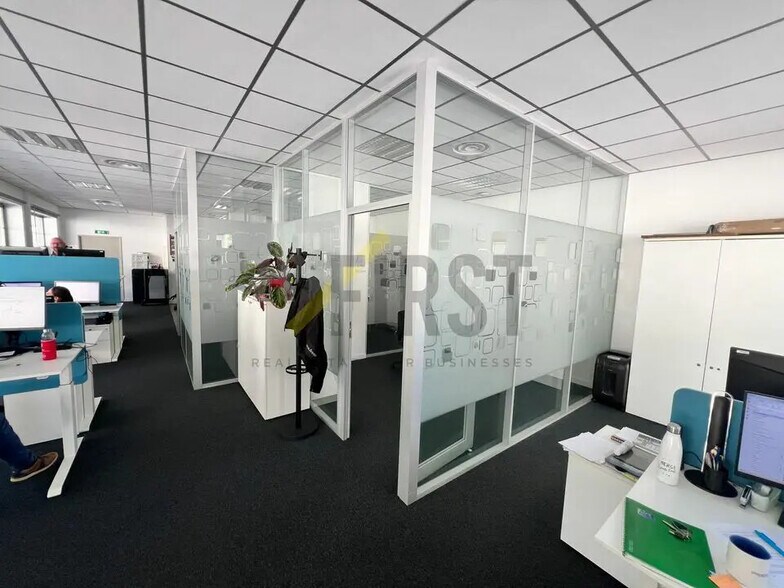 Office in SOPHIA ANTIPOLIS for lease - Building Photo - Image 3 of 10