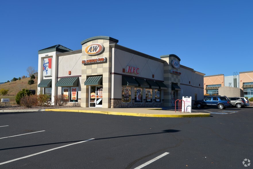 2595-2597 S Lewis Way, Lakewood, CO for lease - Building Photo - Image 3 of 3