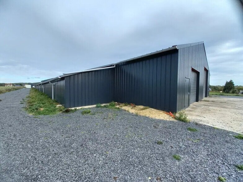 Flex in Touffréville for lease - Building Photo - Image 2 of 5