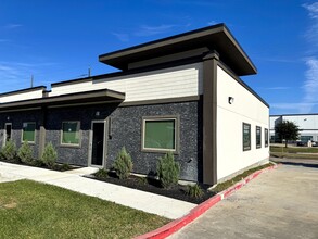 8815 West Rd, Houston, TX for lease Building Photo- Image 2 of 16