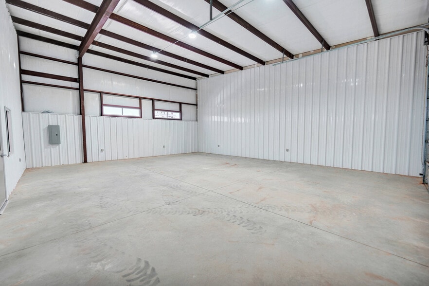 7509 W Industrial Ave, Midland, TX for lease - Interior Photo - Image 3 of 9