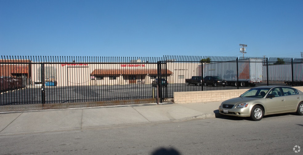 11001 Fleetwood St, Sun Valley, CA for lease - Primary Photo - Image 1 of 4