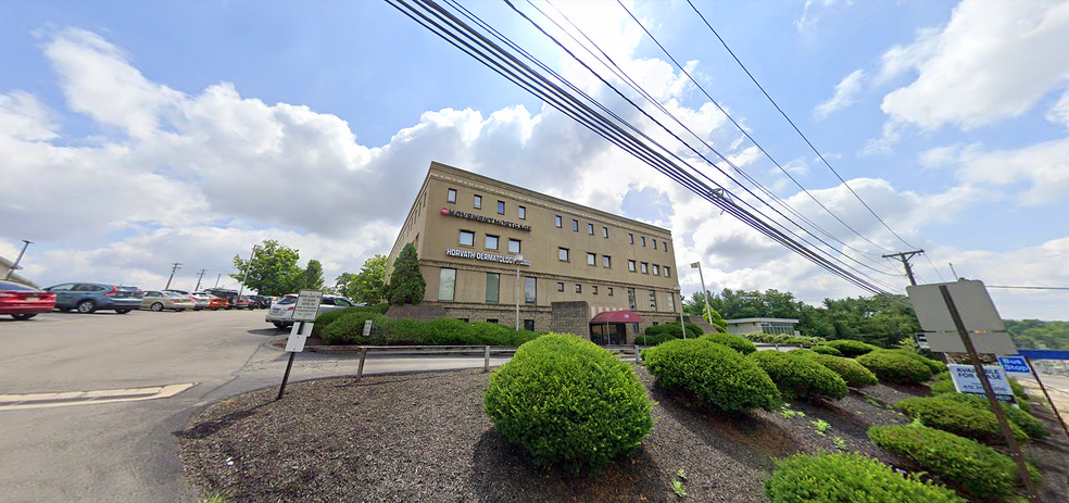 110 Fort Couch Rd, Pittsburgh, PA for lease - Building Photo - Image 2 of 4