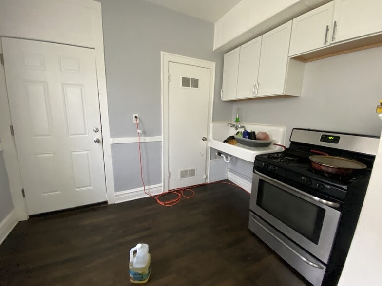 1621 S Komensky Ave, Chicago, IL for sale - Building Photo - Image 3 of 5