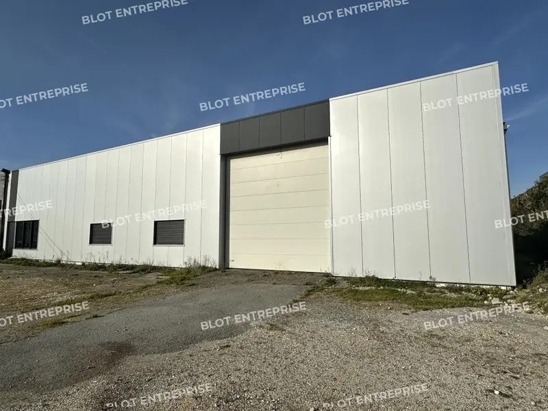 Flex in Lorient for lease Building Photo- Image 1 of 9