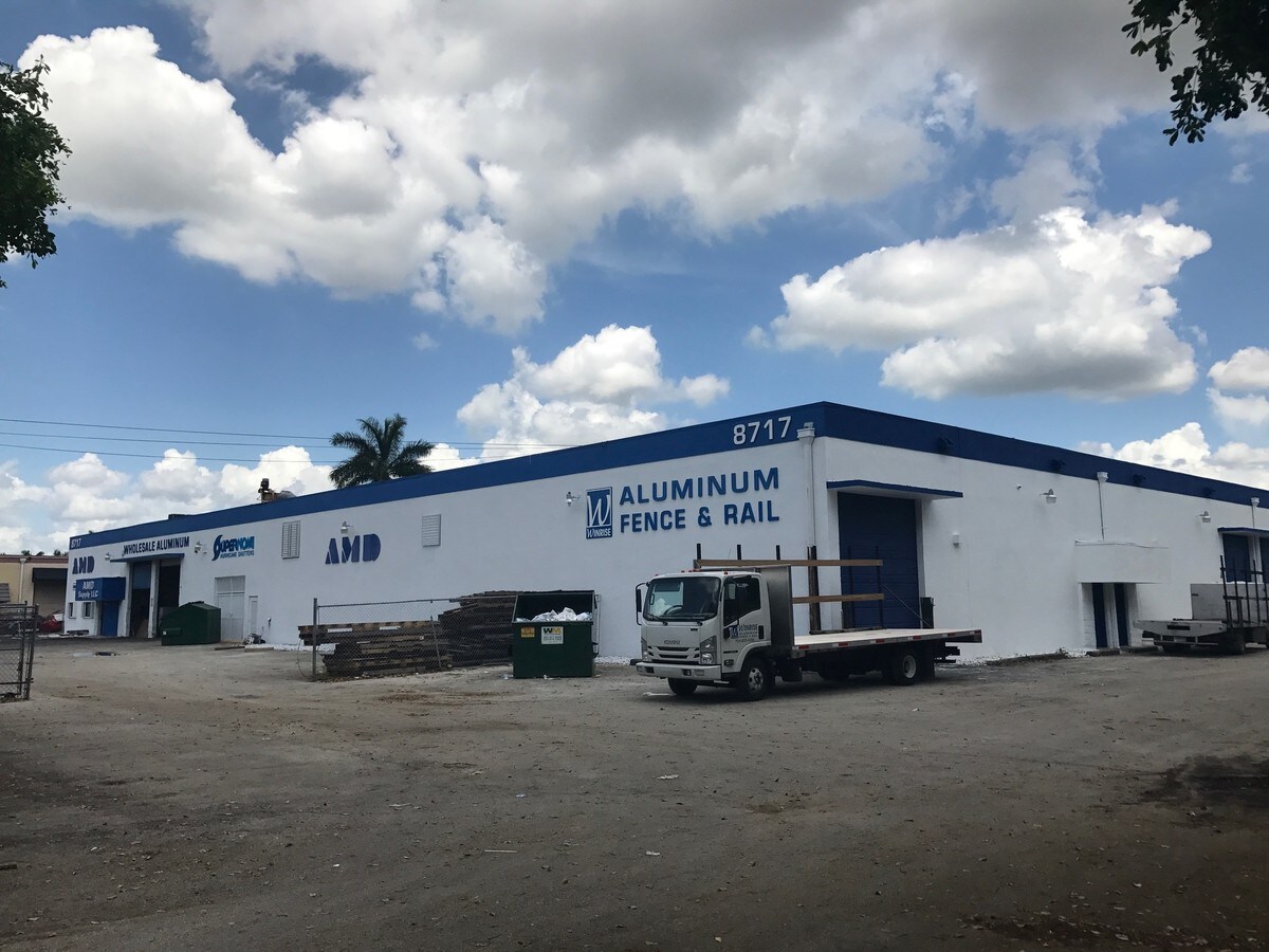 8717 NW 117th St, Hialeah, FL 33018
