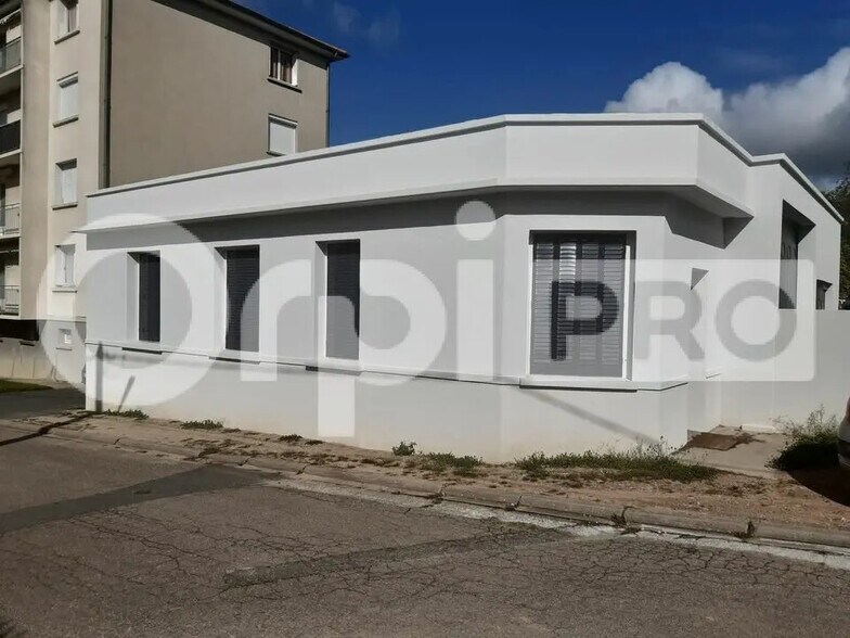 Office in Désertines for lease - Building Photo - Image 1 of 12