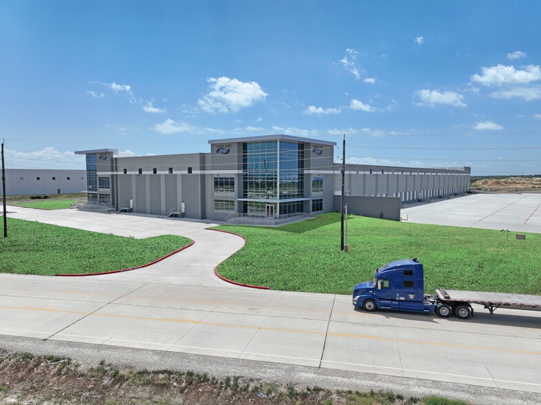 7505 Fisher Rd, Baytown, TX for lease - Building Photo - Image 1 of 8