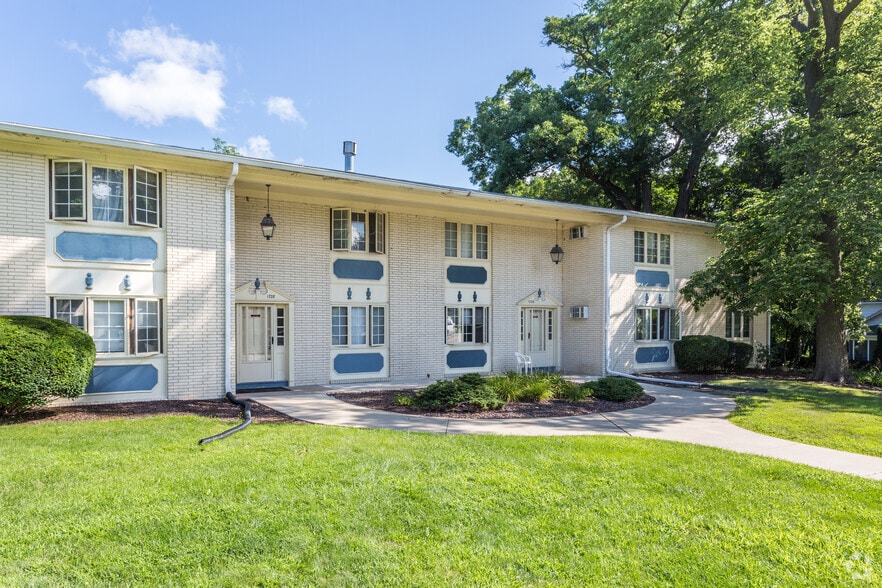 1718 9th Ave, Moline, IL for sale - Primary Photo - Image 2 of 12