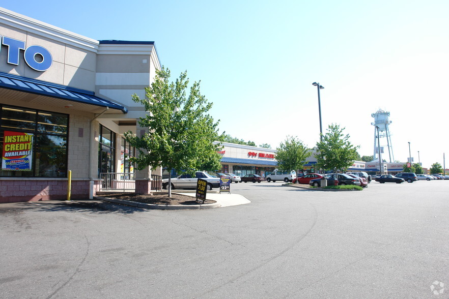 711 E 1st Ave, Roselle, NJ for lease - Building Photo - Image 2 of 2