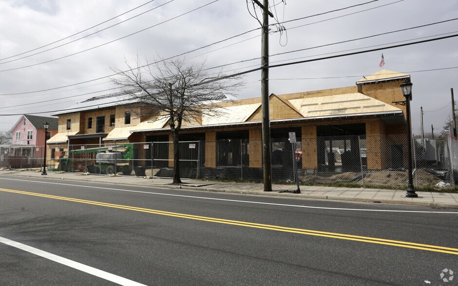 339-343 Neighborhood Rd, Mastic Beach, NY for sale - Primary Photo - Image 1 of 1