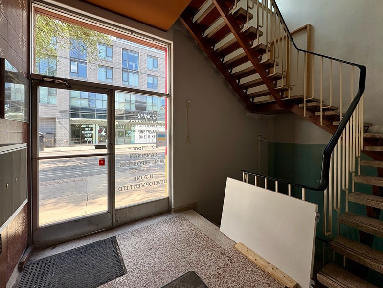 461 Princess St, Kingston, ON for lease - Building Photo - Image 2 of 8