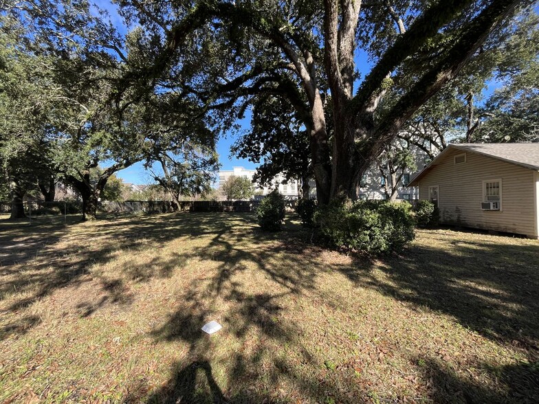 1860 Atwood Dr, Pensacola, FL for sale - Building Photo - Image 2 of 3