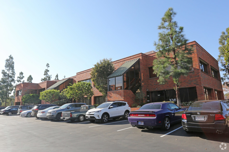 1101-1111 Quail St, Newport Beach, CA for lease - Building Photo - Image 2 of 5