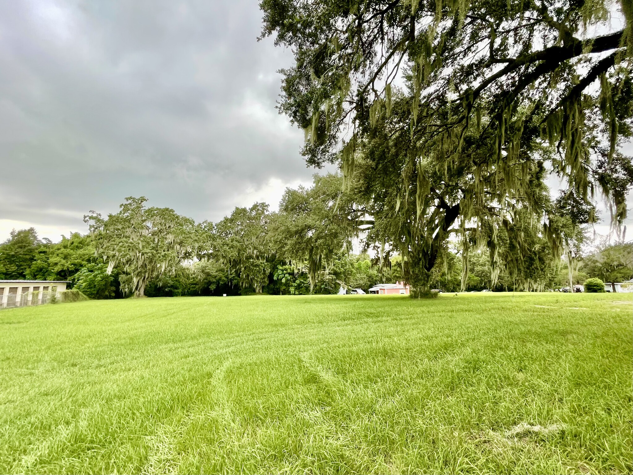 2409 Montclair Rd, Leesburg, FL for sale Primary Photo- Image 1 of 7