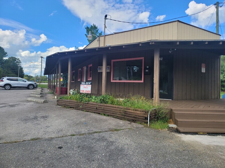 325A N Franklin St, Christiansburg, VA 24073