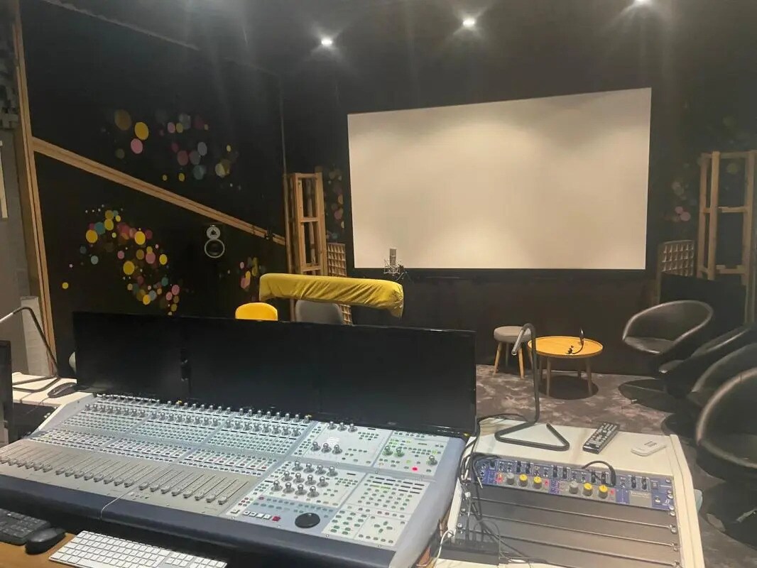 Office in Montreuil for lease Interior Photo- Image 1 of 12