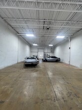 502 Morse Ave, Schaumburg, IL for lease Interior Photo- Image 2 of 4