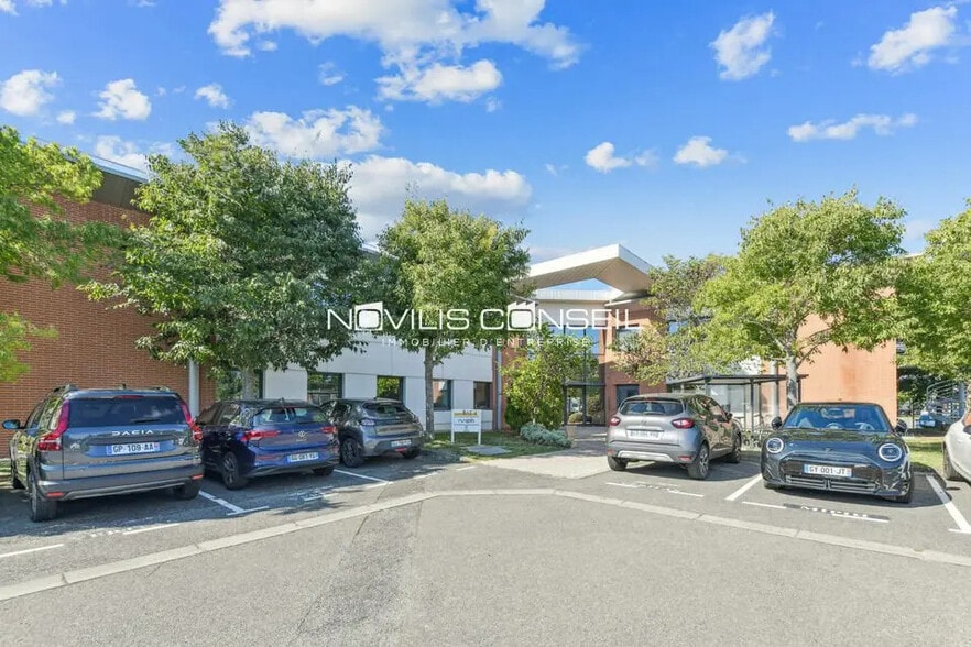 Office in Toulouse for lease - Building Photo - Image 3 of 8