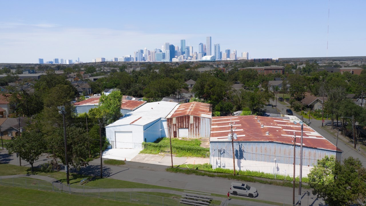 215 N Jenkins St, Houston, TX for lease Building Photo- Image 1 of 8