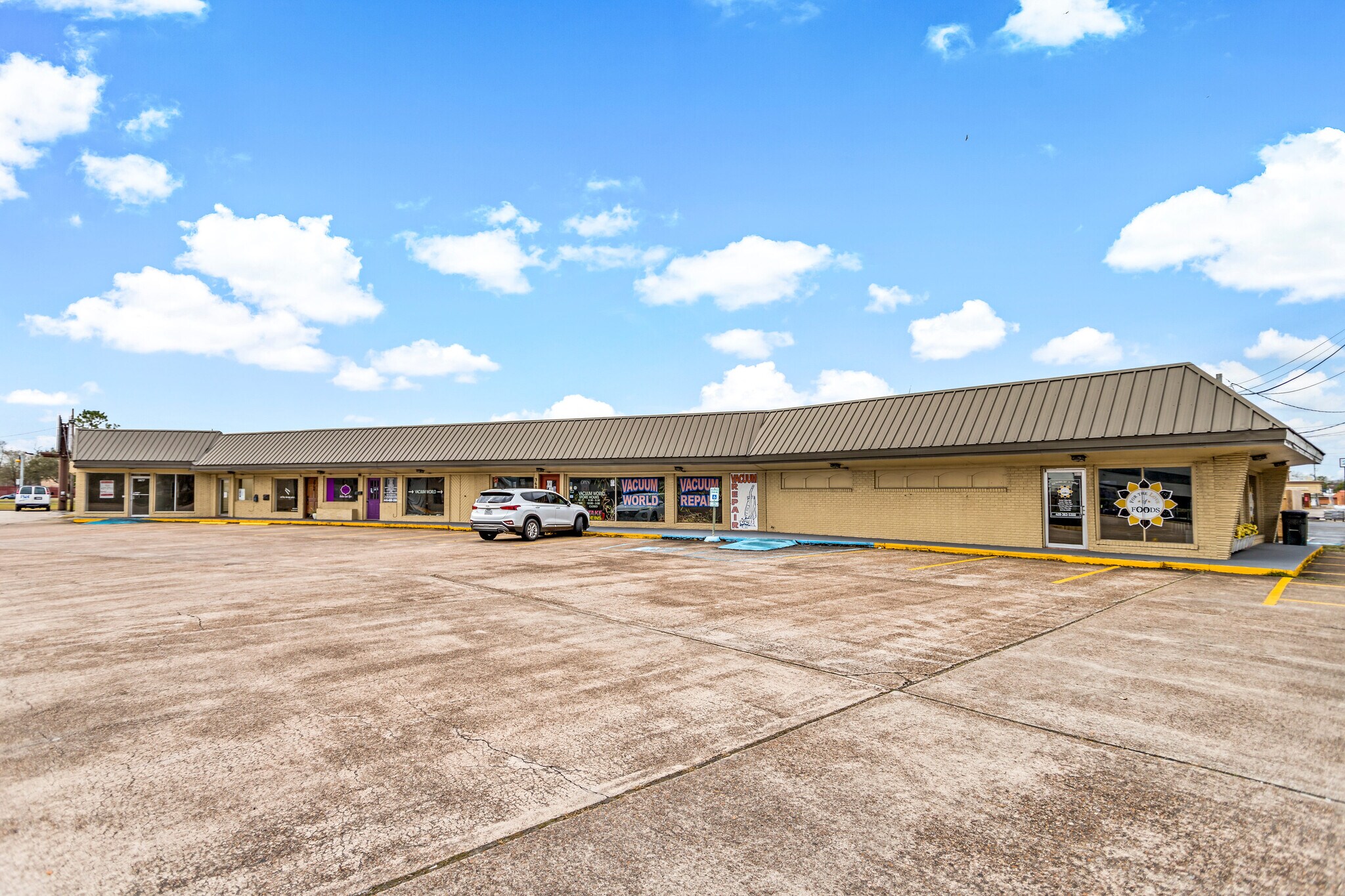 36253695 Calder Ave, Beaumont, TX 77706 Calder Center