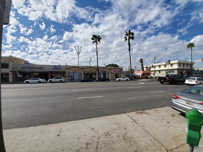 6217-6225 Van Nuys Blvd, Van Nuys, CA for sale - Building Photo - Image 1 of 1