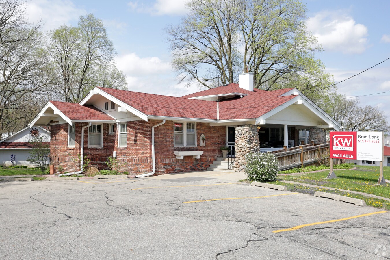 3232 Hubbell Ave, Des Moines, IA 50317