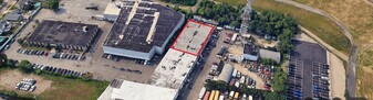 10,000 SF of Auto Repair Shop for Lease - Warehouse