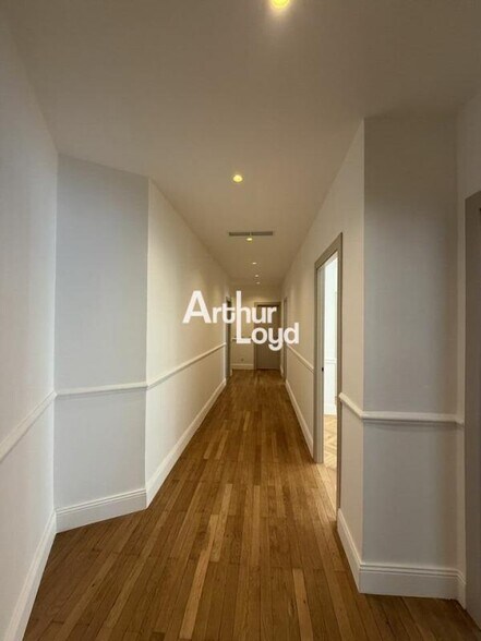 10 Rue Cronstadt, Nice for lease - Interior Photo - Image 2 of 8