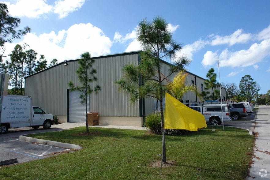 1944-1962 60th Pl E, Bradenton, FL for lease - Building Photo - Image 2 of 5