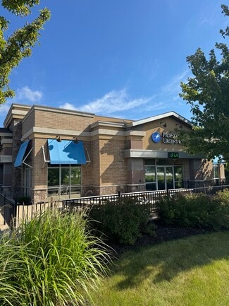 More details for 1279 Capitol Dr, Pewaukee, WI - Retail for Lease