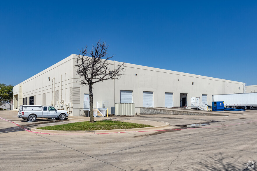 8050 Jetstar Dr, Irving, TX for lease - Building Photo - Image 2 of 4