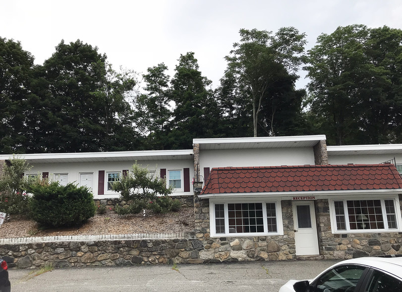 89 Route 39, New Fairfield, CT for lease - Building Photo - Image 2 of 2