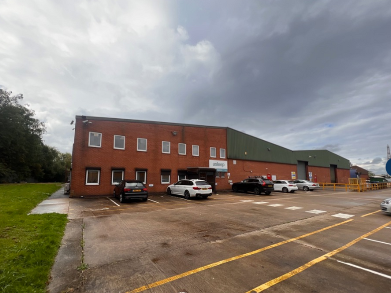 Units 1-3 Trent Ln, Castle Donington for lease - Building Photo - Image 1 of 6