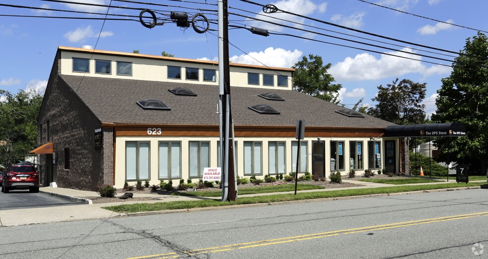 621-623 Eagle Rock Ave, West Orange, NJ for lease - Building Photo - Image 1 of 10
