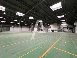 3 Rue De La Croix Martre, Palaiseau for lease Interior Photo- Image 2 of 8
