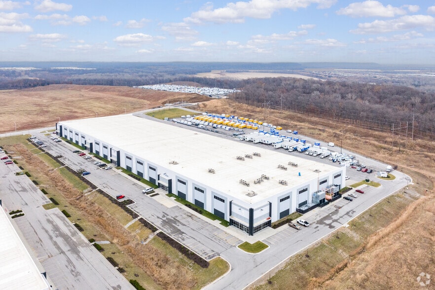 9501 NE Parvin Rd, Kansas City, MO for lease - Aerial - Image 2 of 10