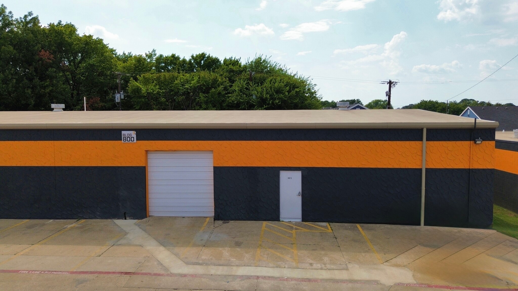 1229 Colorado Ln, Arlington, TX for lease Building Photo- Image 1 of 5