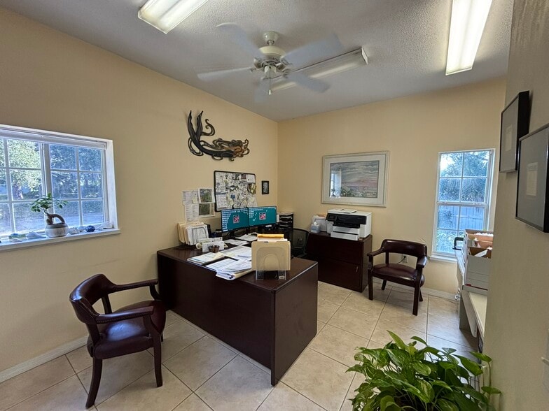 220 Charles St, Port Orange, FL for sale - Interior Photo - Image 3 of 15