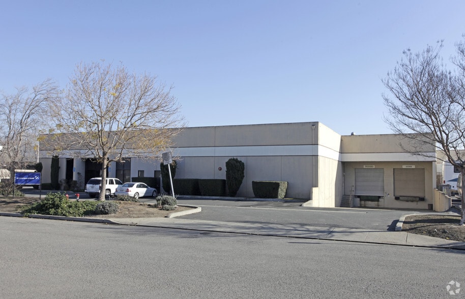 25568 Seaboard Ln, Hayward, CA for sale - Primary Photo - Image 2 of 3