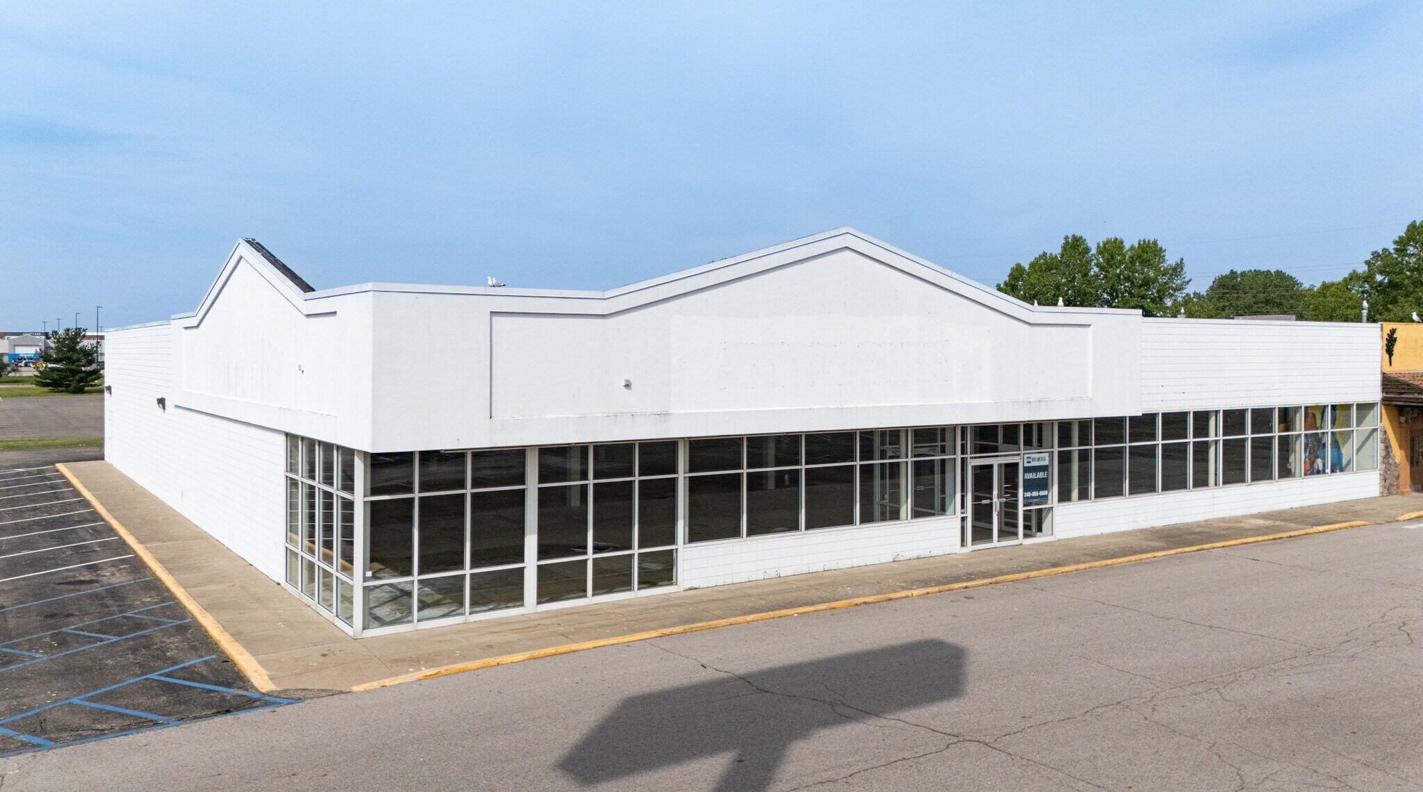 1950 Pipestone Rd, Benton Harbor, MI for lease Building Photo- Image 1 of 10