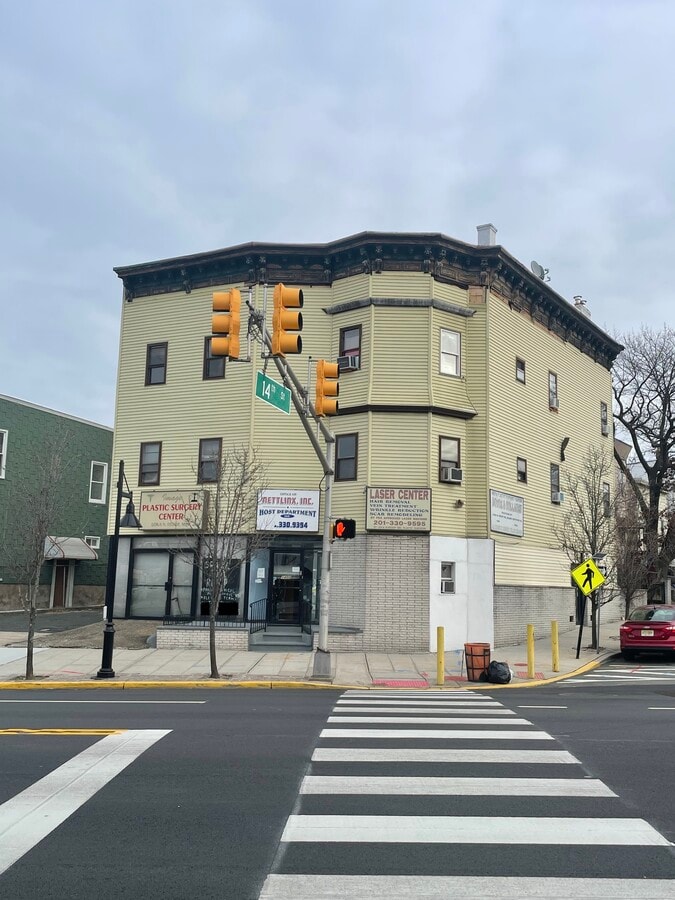 1400 Kennedy Blvd, Union City, NJ 07087