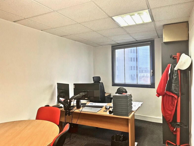 Office in Paris for lease - Interior Photo - Image 3 of 5