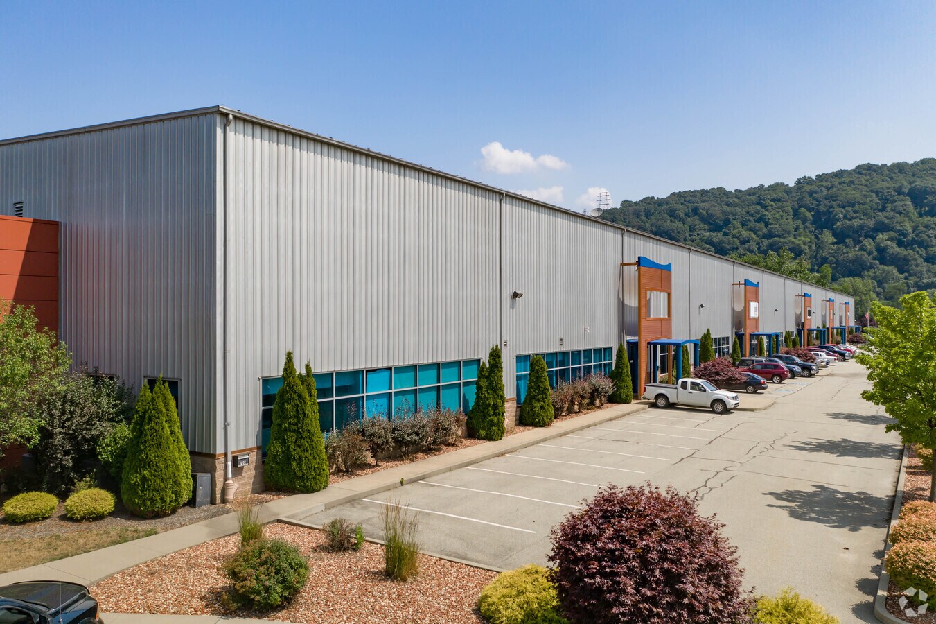 700 Brickworks Dr, Leetsdale, PA 15056