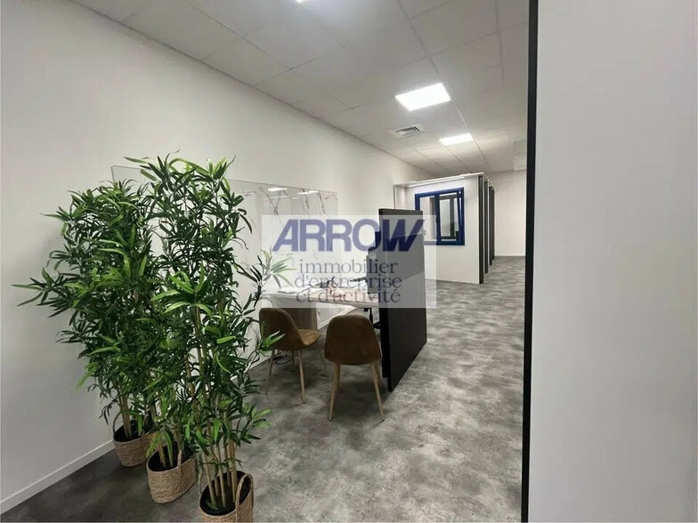 Flex in Saint-Herblain for lease - Building Photo - Image 3 of 4