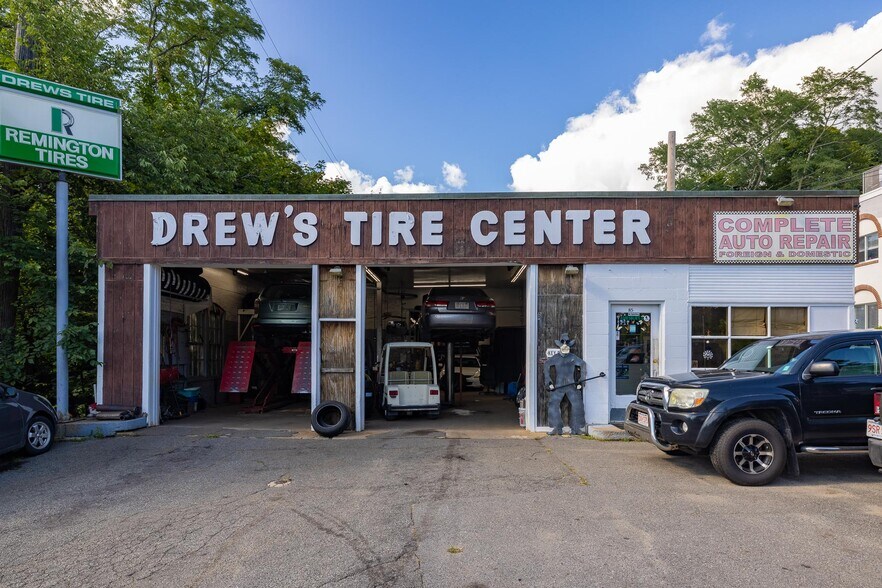 87 Elm St, Amesbury, MA for sale - Building Photo - Image 1 of 1