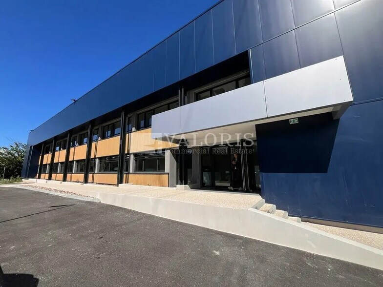 Industrial in Avignon for lease - Building Photo - Image 2 of 13