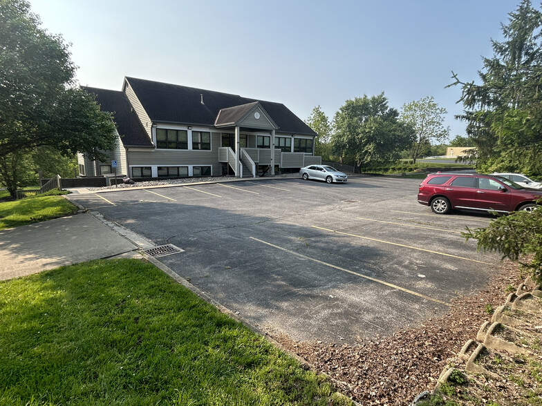 8549 Montgomery Rd, Cincinnati, OH for lease - Building Photo - Image 2 of 13