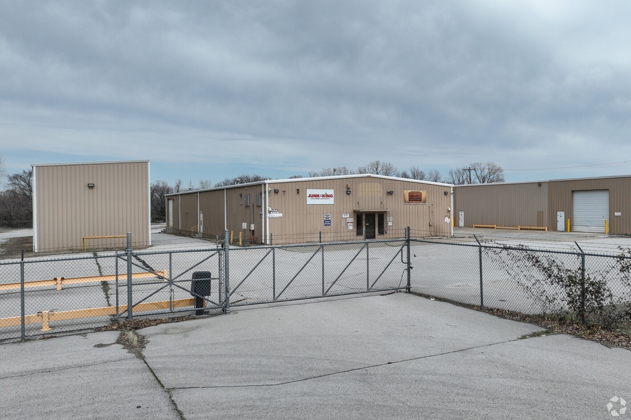 2751 E Apache St, Tulsa, OK for sale Primary Photo- Image 1 of 1