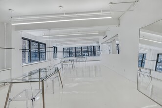 230 W 39th St, New York, NY for lease Interior Photo- Image 2 of 16